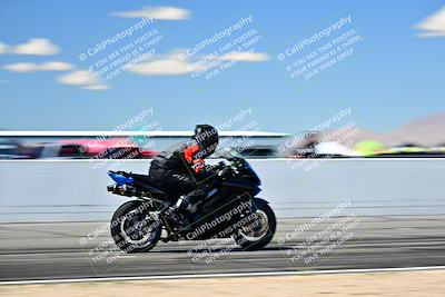 media/Mar-25-2024-Moto Forza (Mon) [[8d4319bd68]]/4-Novice Group/Session 4 Front Straight Speed Pans/